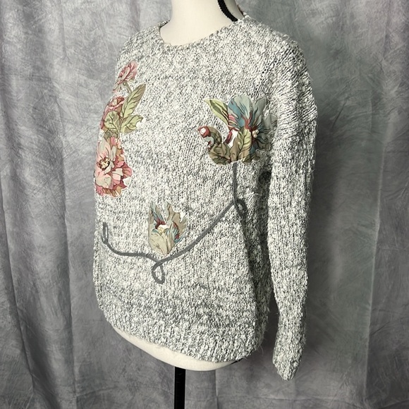 Vintage Penbrooke Lane Floral Sweater with Pearl Embellishment - size Medium - Picture 4 of 11